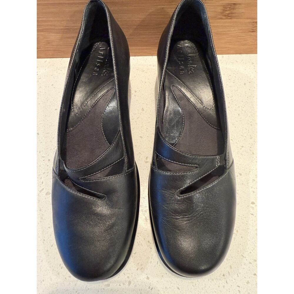 Clarks‎ Artisan Collection Women Closed Toe Pumps. Black. 8.5 Narrow.